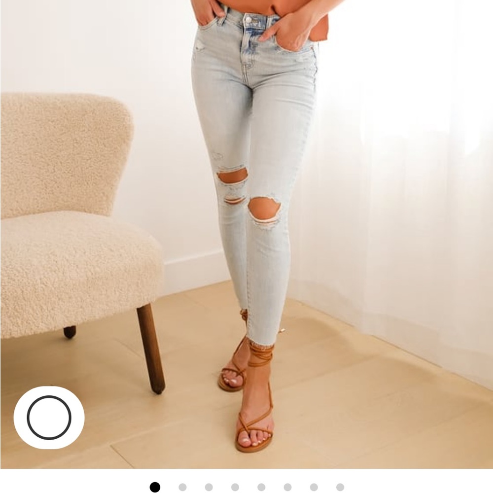 **SOLD** Lulu’s Daze high rise distressed light wash skinny Jean with raw hem